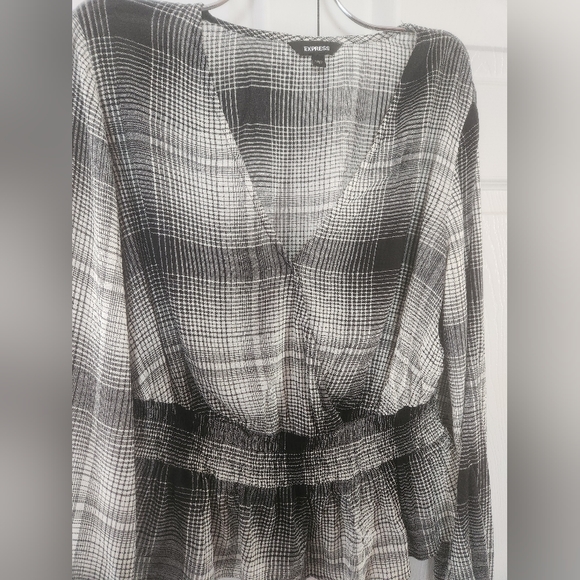EXPRESS Plaid Faux wrap top - Picture 4 of 7